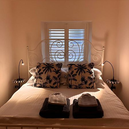 Luxurious 2 Bedroom Apartment With Sea View In Monkstown Blackrock  Exteriör bild
