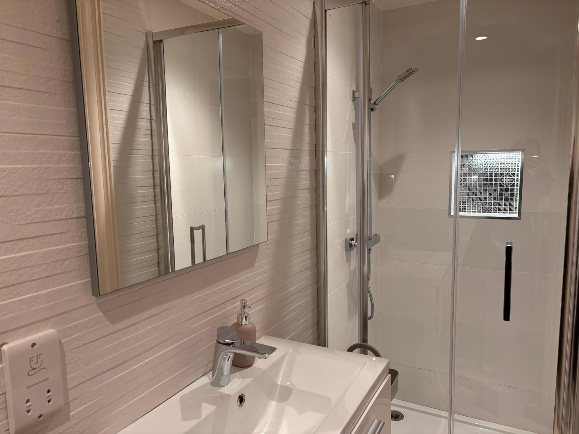 Luxurious 2 Bedroom Apartment With Sea View In Monkstown Blackrock  Exteriör bild