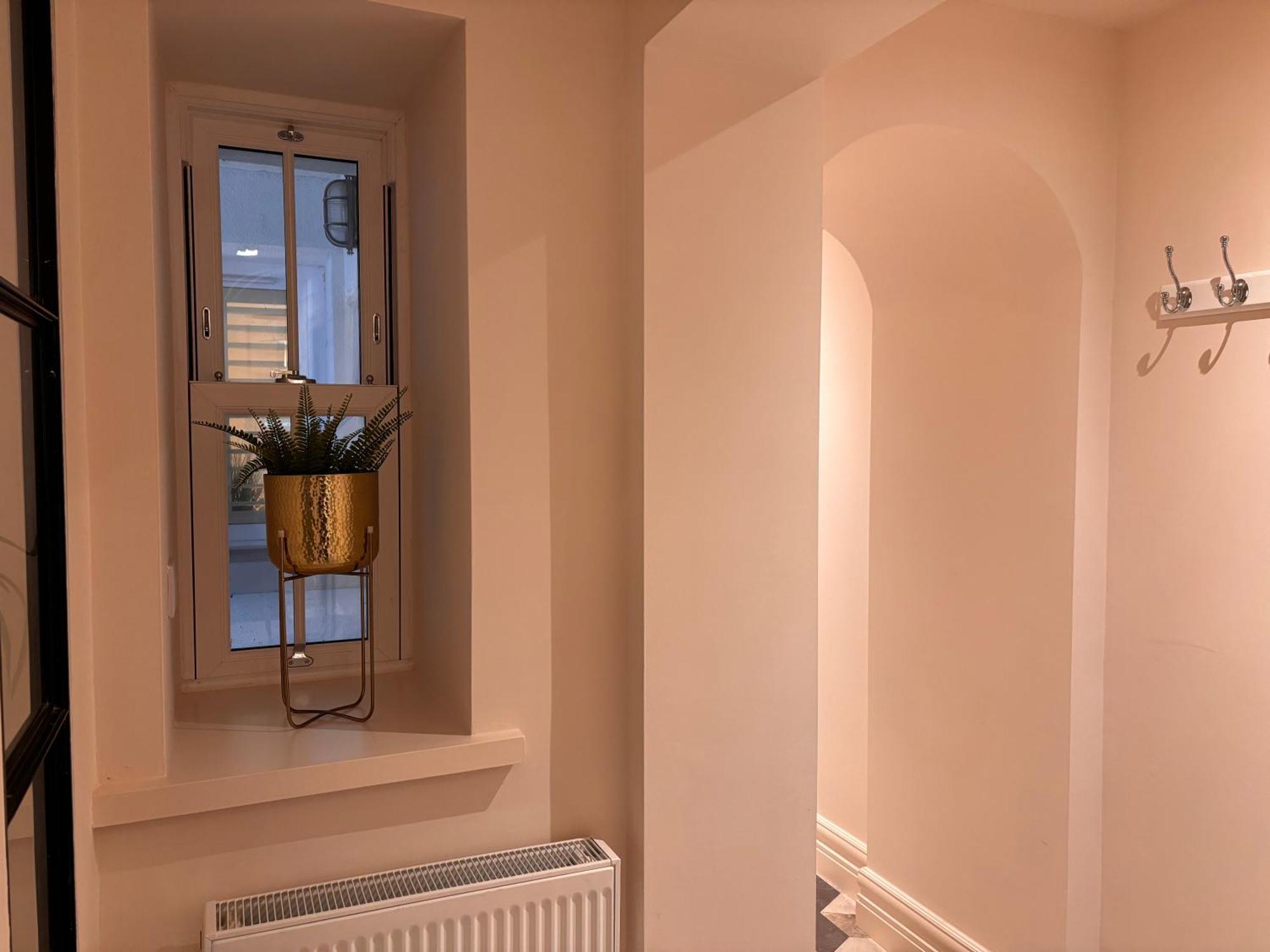 Luxurious 2 Bedroom Apartment With Sea View In Monkstown Blackrock  Exteriör bild
