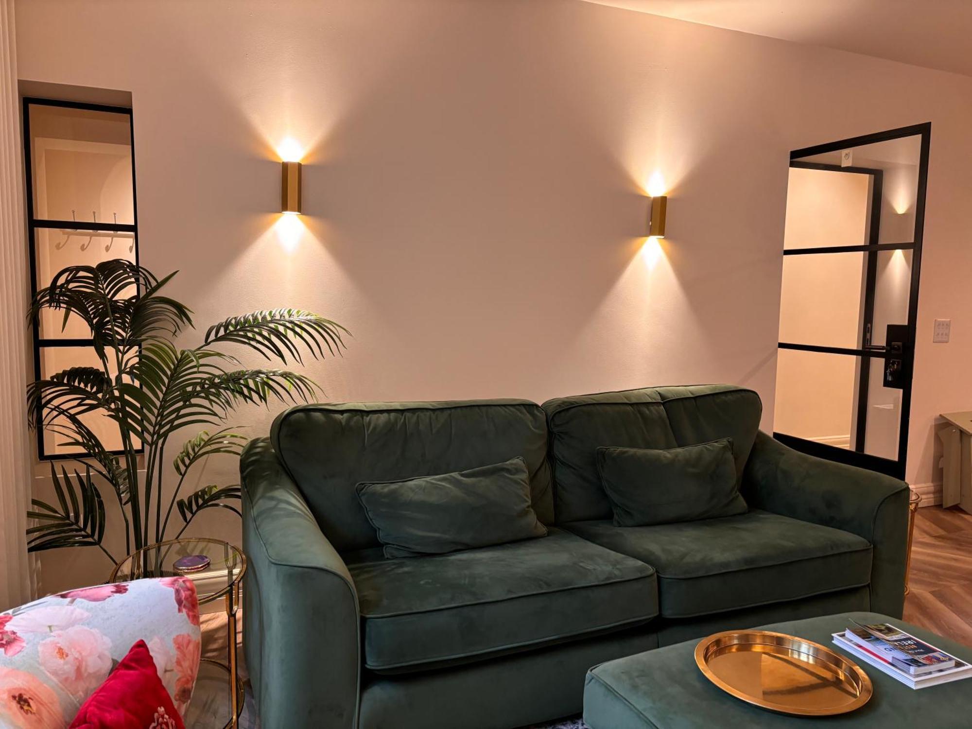 Luxurious 2 Bedroom Apartment With Sea View In Monkstown Blackrock  Exteriör bild