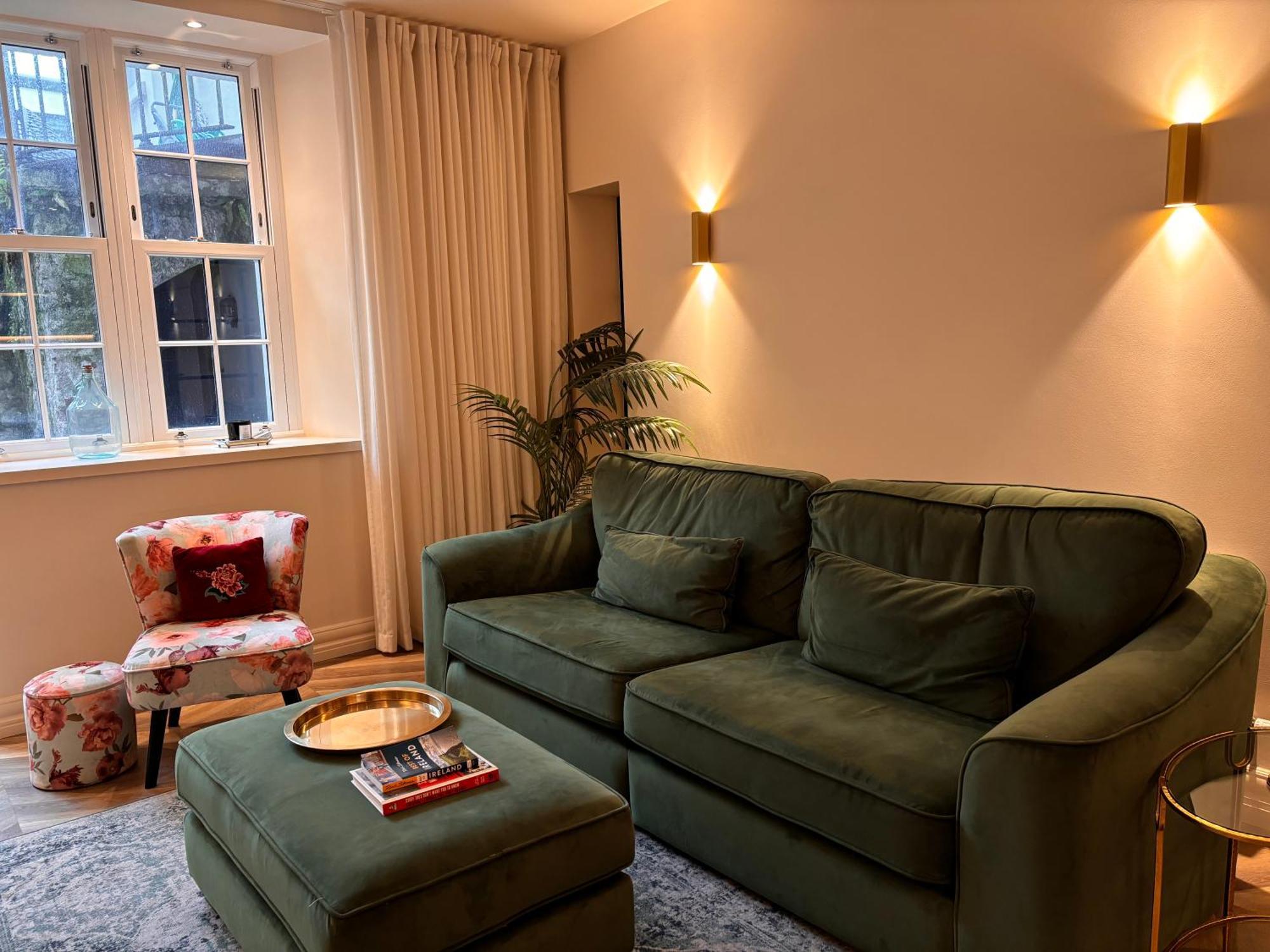 Luxurious 2 Bedroom Apartment With Sea View In Monkstown Blackrock  Exteriör bild