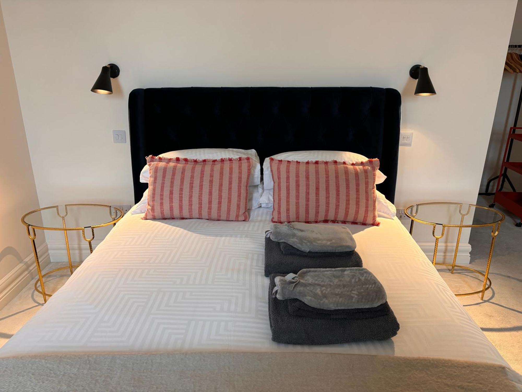 Luxurious 2 Bedroom Apartment With Sea View In Monkstown Blackrock  Exteriör bild
